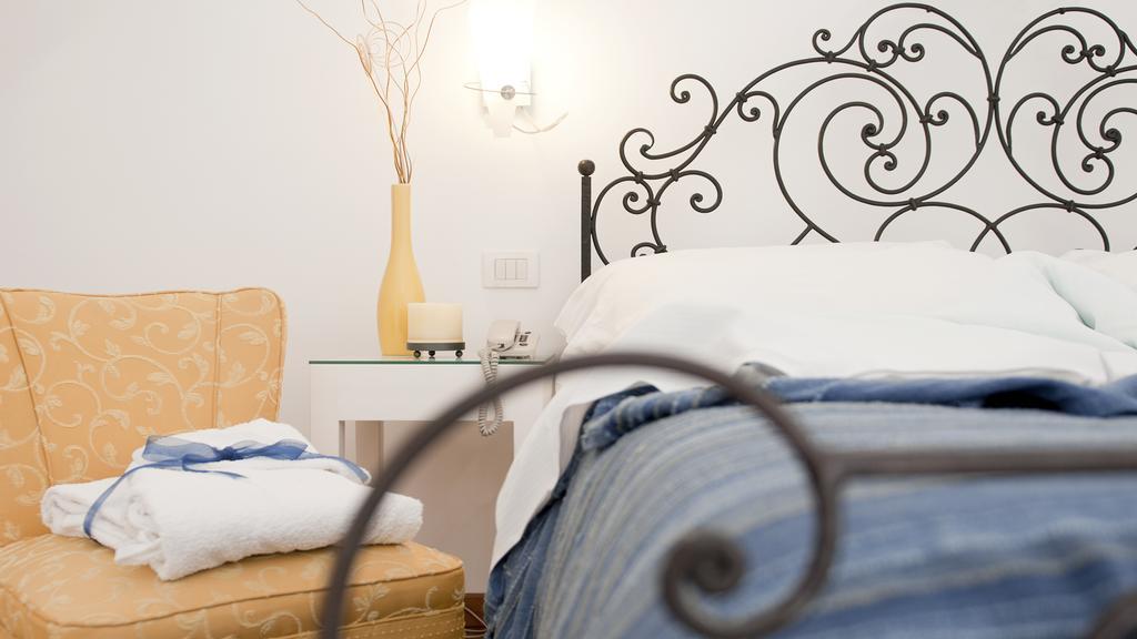 Albergo 'La Vigna' Procida Zimmer foto
